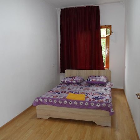 Freedom Hostel אלמטי מראה חיצוני תמונה